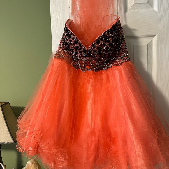 Dress - Picture 2 of 2